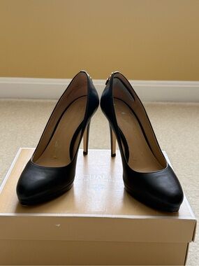 Michael Kors Black Leather High Heel Pumps Size 7